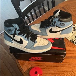 Jordan 1 Unc Shoes . Like new , only worn ONCE
